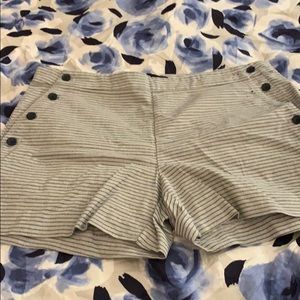 Banana Republic shorts buttons on side size 10